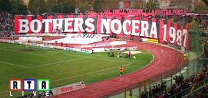 nocerina-tifosi-brothers-molossi-calcio-rossoneri