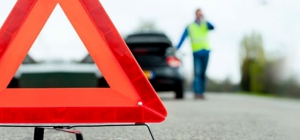 630_bloccato_auto_in-panne_emergenza_auto_fermo_autostrada