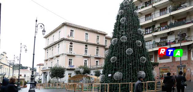 630-albero-natale-piazza-amendola-santa-monica-nocera-inferiore-rtalive