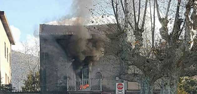 630-incendio-nocera-supeiore-abitazione-rtalive