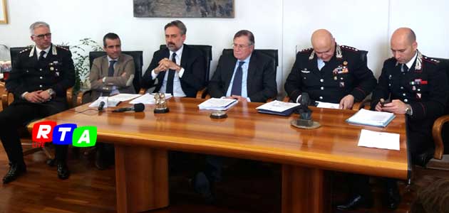 630-droga-armi-spaccio-conferenza-stampa-tribunale-salerno-rtalive