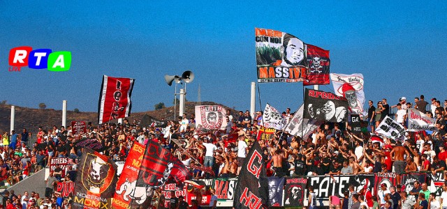 Nocerina-Tifosi-Bandiere