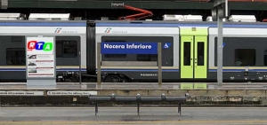 stazione-nocera-inferiore-treni-banchina