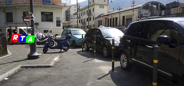 parcheggio-paletti-via-siciliano