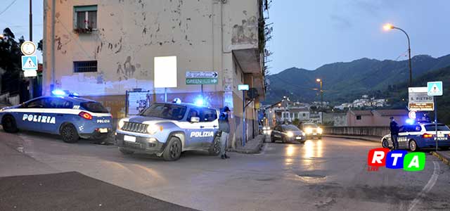 posto-di-blocco-polizia-controlli-cava-de'-tirreni-rtalive