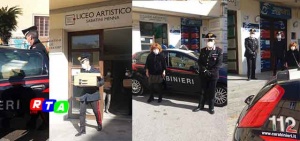 carabinieri-consegna-pc-Sabatini-Menna-scuola-rtalive