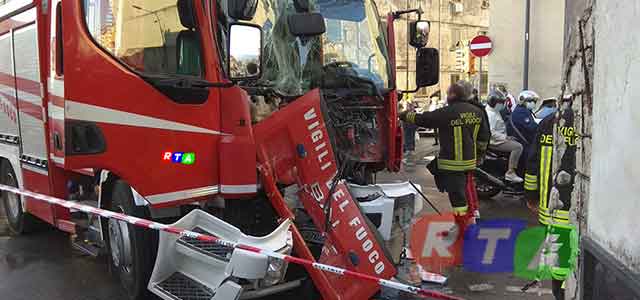 640-incidente-via-astuti-via-napoli-via-rea-vigili-del-fuoco