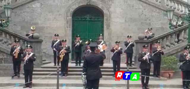 La Fanfara Dei Carabinieri Si Esibisce In Centro A Napoli Per La "Festa ...