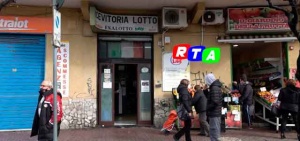 rapina-salerno-banco-lotto-ricevitoria-via-posidonia-torrione-RTAlive