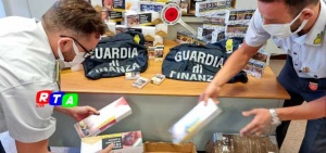 guardia-di-finanza-contrabbando-sigarette-sequestro-RTAlive