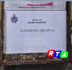 affissione-abusiva-nocera-superiore-vescovo-giudice-RTAlive