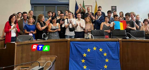 nocera-superiore-nuceria-erasmus+-foto-gruppo-aula-consiliare-RTAlive