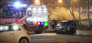 AUTO-INCENDIATA-OSPEDALE-UMBERTO-PRIMO-NOCERA-INFERIORE-RTAlive