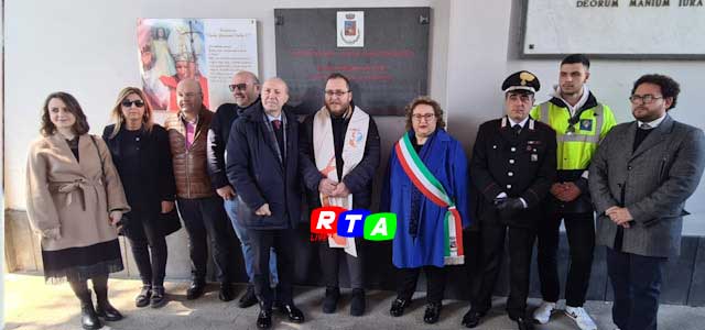 castel-san-girogio-covid19-lapide-ai-caduti-RTAlive