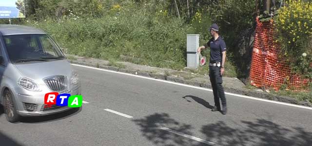 polizia-municipale-crollo-costone-vietri-salerno-cicolazione-rallentata-RTAlive