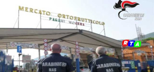 carabinieri-nas-mercato-ortofrutticolo-nocera-pagani-controlli-frutta-prodotti-RTAlive