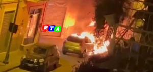 1-auto-in-fiamme-nocera-inferiore-via-federico-ricco-RTAlive