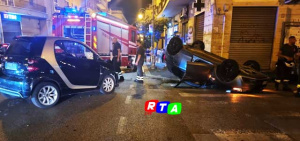 Salerno-incidente-Piazza-San-Francesco-automobile-ribaltata-RTAlive