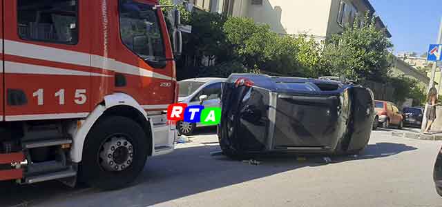 1-auto-ribaltata-Salerno-incidente-RTAlive