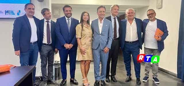 1-tavolo-bitus-fuori-dalla-classe-RTAlive