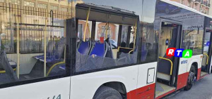 BUS-ITALIA-vetro-in-frantumi-tifosi-RTAlive-Cava-de-Turreni