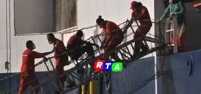 Sbarco migrante in sedia a rotelle