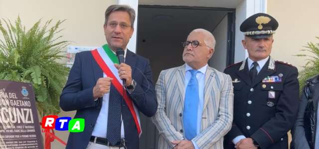 alt=Taglio del nastro per "Housing First" a Nocera Superiore