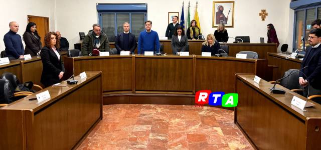 minuto-di-silenzio-femminicidio-cava-de-tirreni-consiglio-comunale-nocera-superiore-rtalive